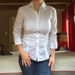 Fitted white button up shirt